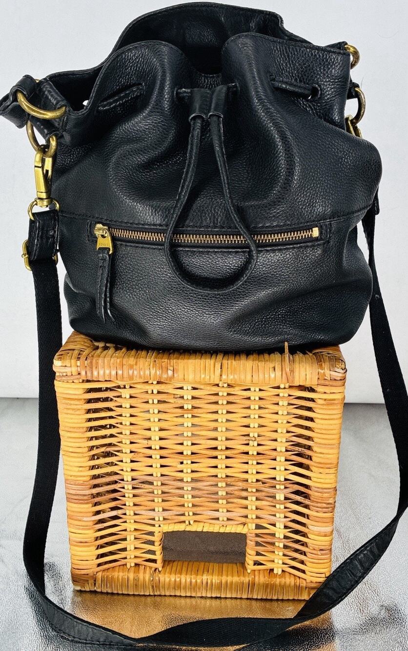 Fossil Black Pebbled Leather Bucket Bag Drawstring Crossbody Brass Hardware